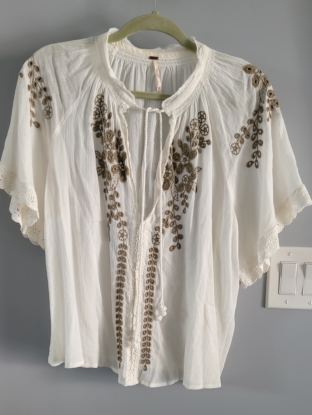 Free People White Peasant Blouse with Tan Embroidered Floral Accents